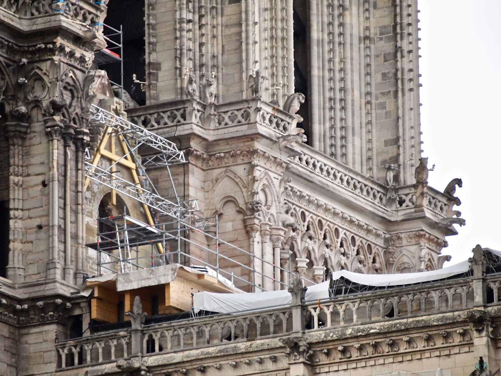 Notre Dame New Tmber Framing at Roof Gable End Between Towers 4-28-19